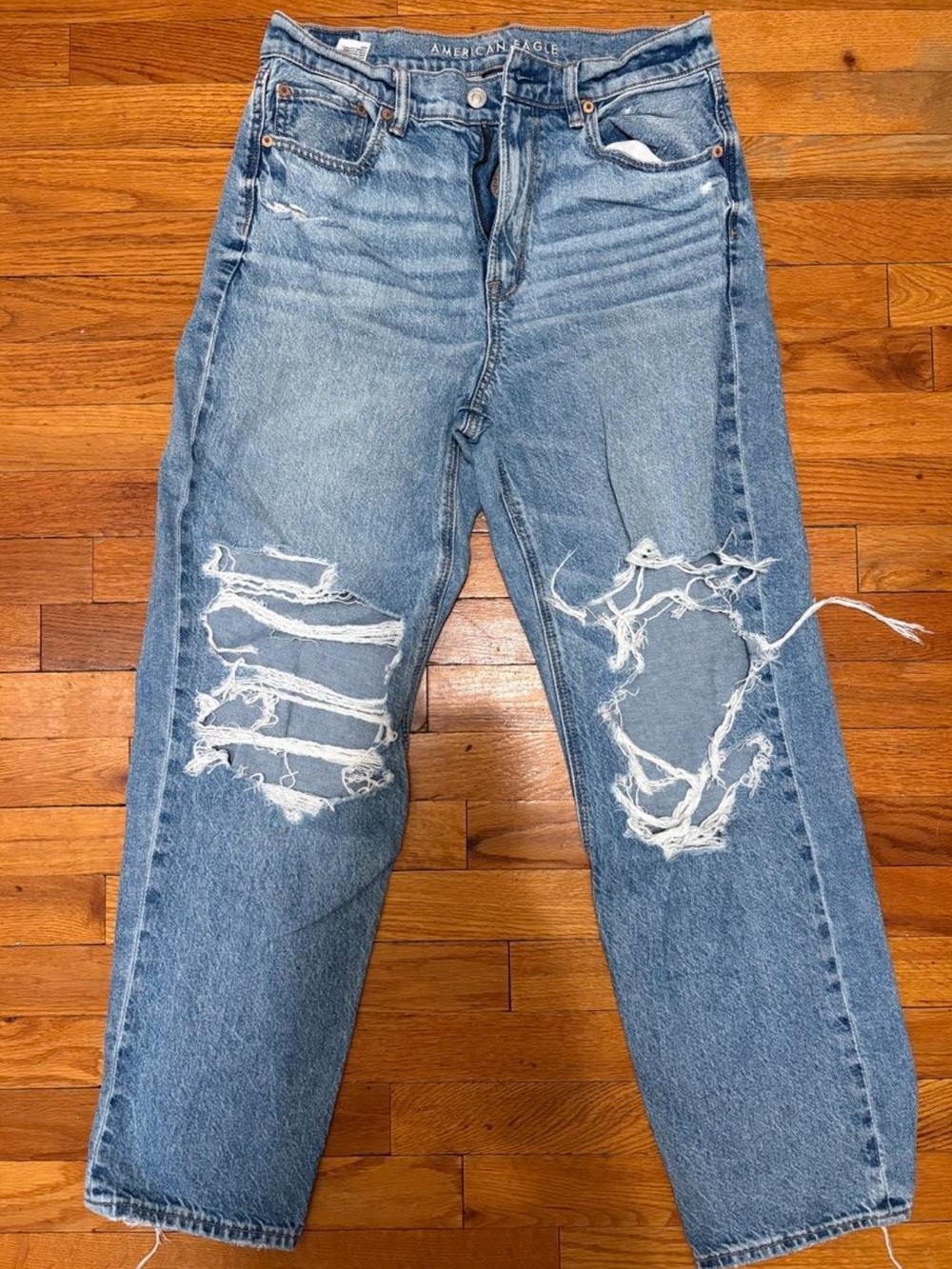 American Eagle Outfitters Light Blue Distressed Boyfriend Jeans